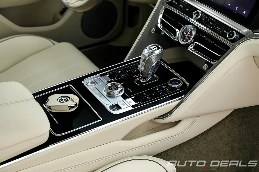 2023 Bentley Flying Spur V8 | GCC Specs | Under Warranty | Very Low Mileage | 4.0L V8 - Image 16