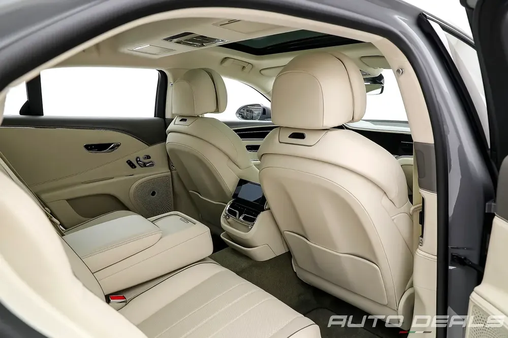 2023 Bentley Flying Spur V8 | GCC Specs | Under Warranty | Very Low Mileage | 4.0L V8 - Image 20