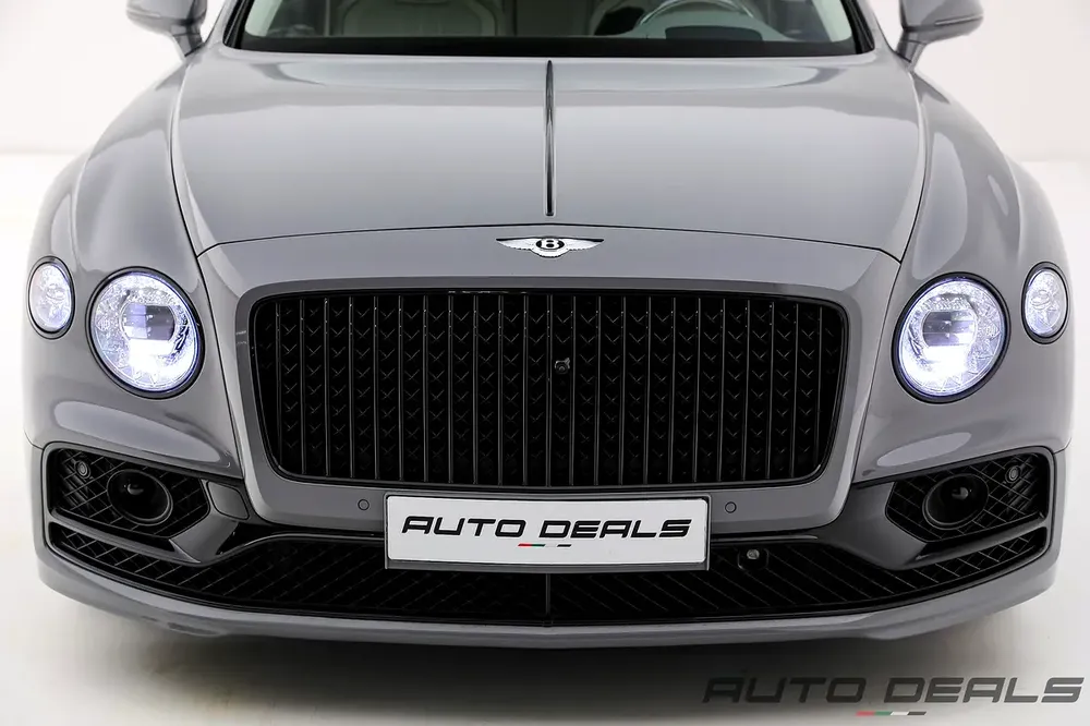 2023 Bentley Flying Spur V8 | GCC Specs | Under Warranty | Very Low Mileage | 4.0L V8 - Image 6