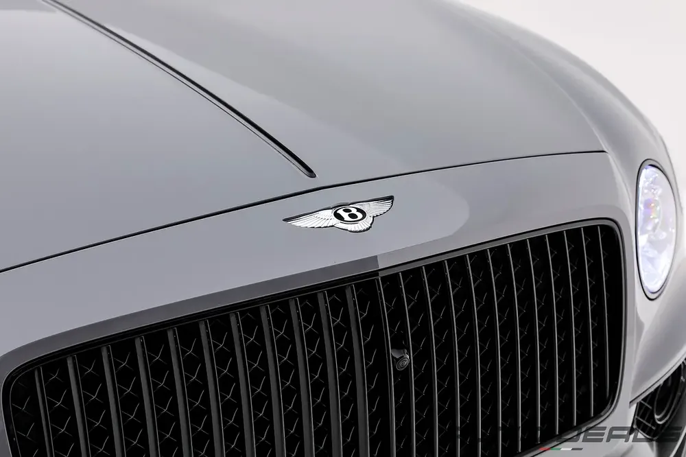 2023 Bentley Flying Spur V8 | GCC Specs | Under Warranty | Very Low Mileage | 4.0L V8 - Image 7