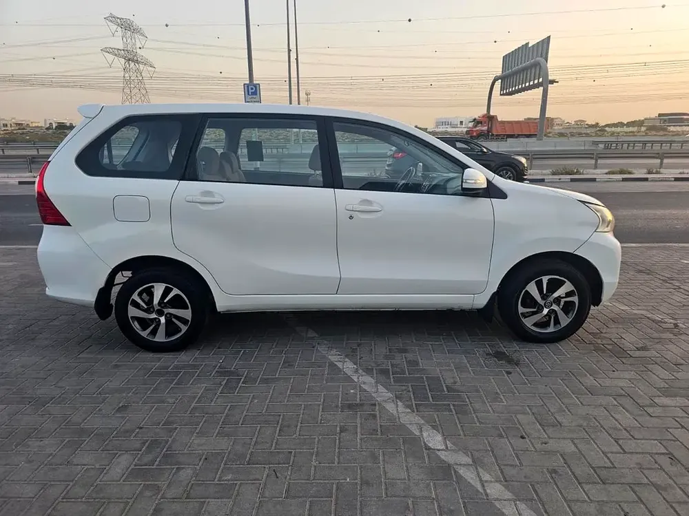 Toyota Avanza SE 2017 - GCC Specs - Image 7