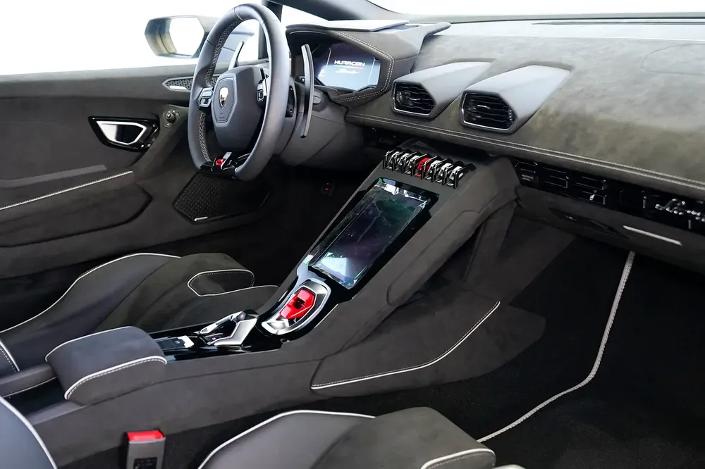 HURACAN STERRATO | CARBON TRIM INTERIOR | ALCANTARA SEATS | WARRANTY AVAILABLE - Image 10