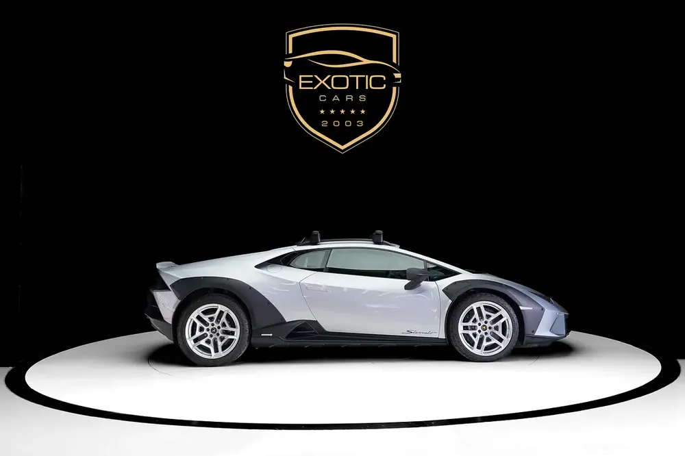 HURACAN STERRATO | CARBON TRIM INTERIOR | ALCANTARA SEATS | WARRANTY AVAILABLE - Image 4