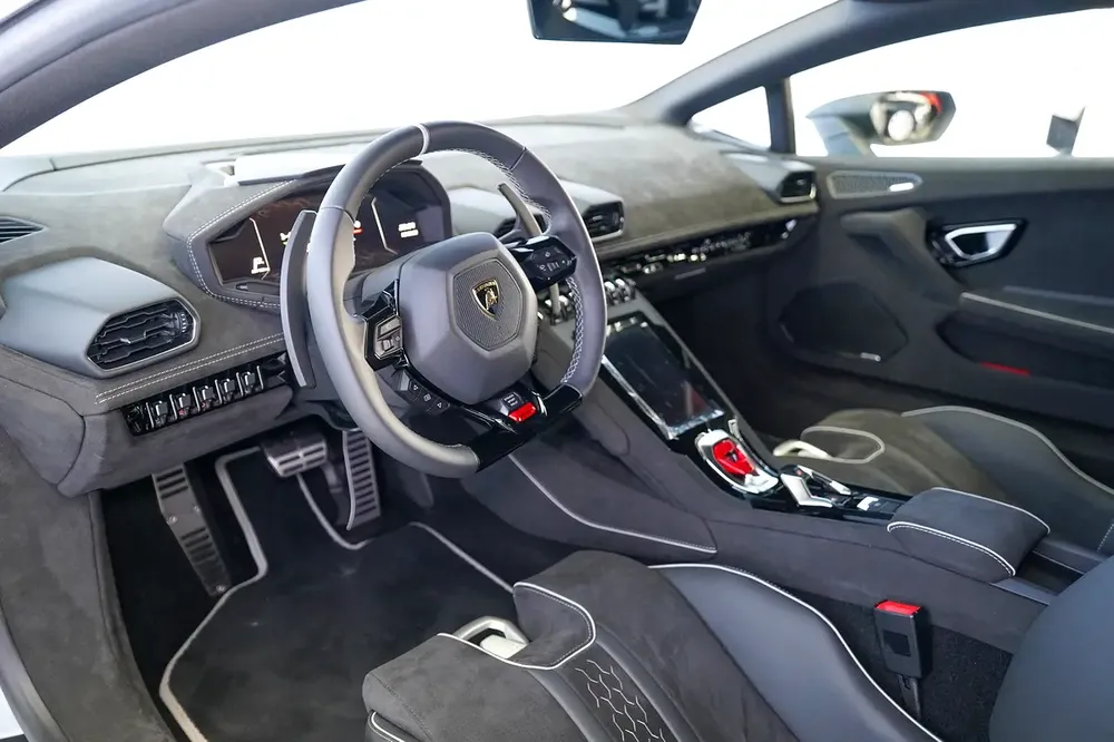HURACAN STERRATO | CARBON TRIM INTERIOR | ALCANTARA SEATS | WARRANTY AVAILABLE - Image 7