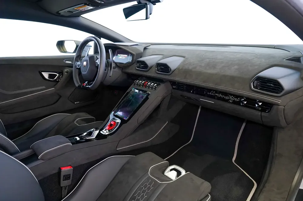 HURACAN STERRATO | CARBON TRIM INTERIOR | ALCANTARA SEATS | WARRANTY AVAILABLE - Image 9