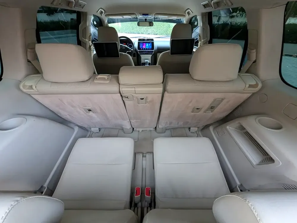 TOYOTA PRADO 2020 V4 2.7L GCC IN EXCELLENT CONDITION - Image 10