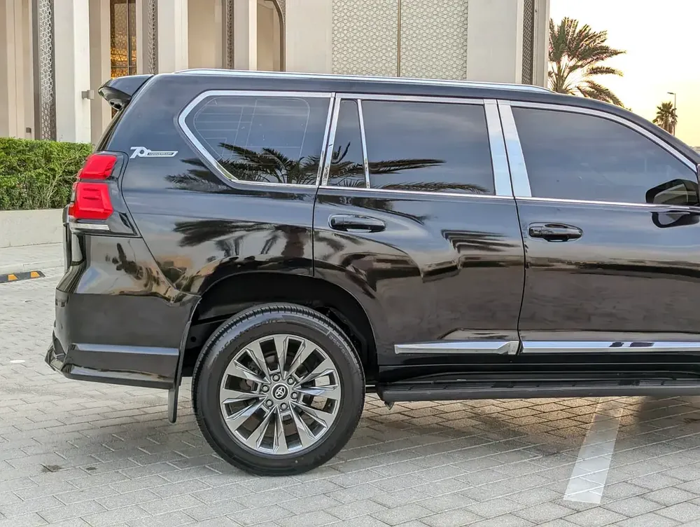 TOYOTA PRADO 2020 V4 2.7L GCC IN EXCELLENT CONDITION - Image 11