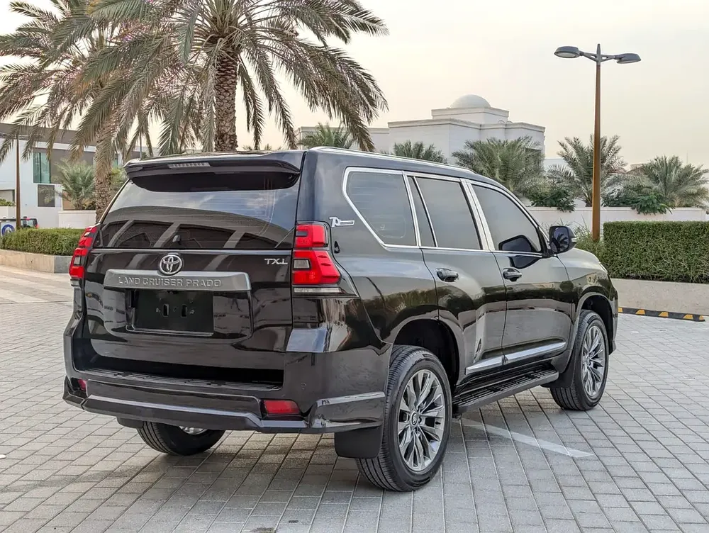 TOYOTA PRADO 2020 V4 2.7L GCC IN EXCELLENT CONDITION - Image 13