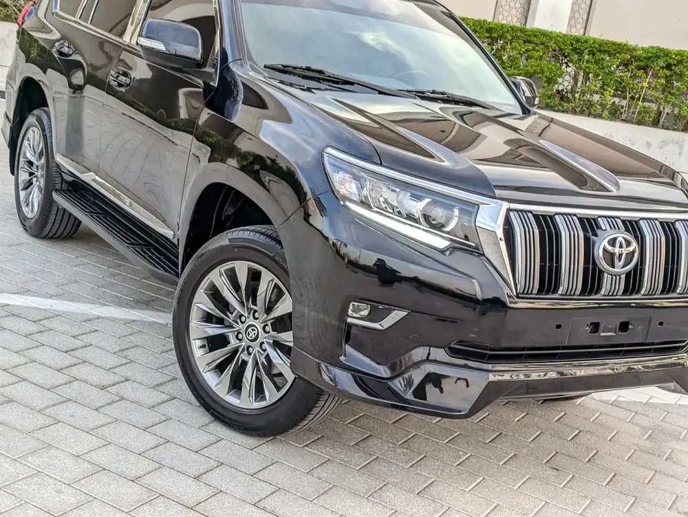 TOYOTA PRADO 2020 V4 2.7L GCC IN EXCELLENT CONDITION - Image 19