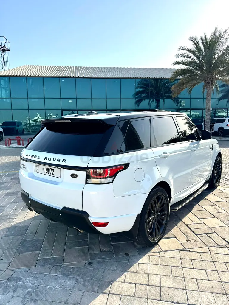 2014 Land Rover Range Rover Sport Dynamic SE | GCC Specs - Image 14
