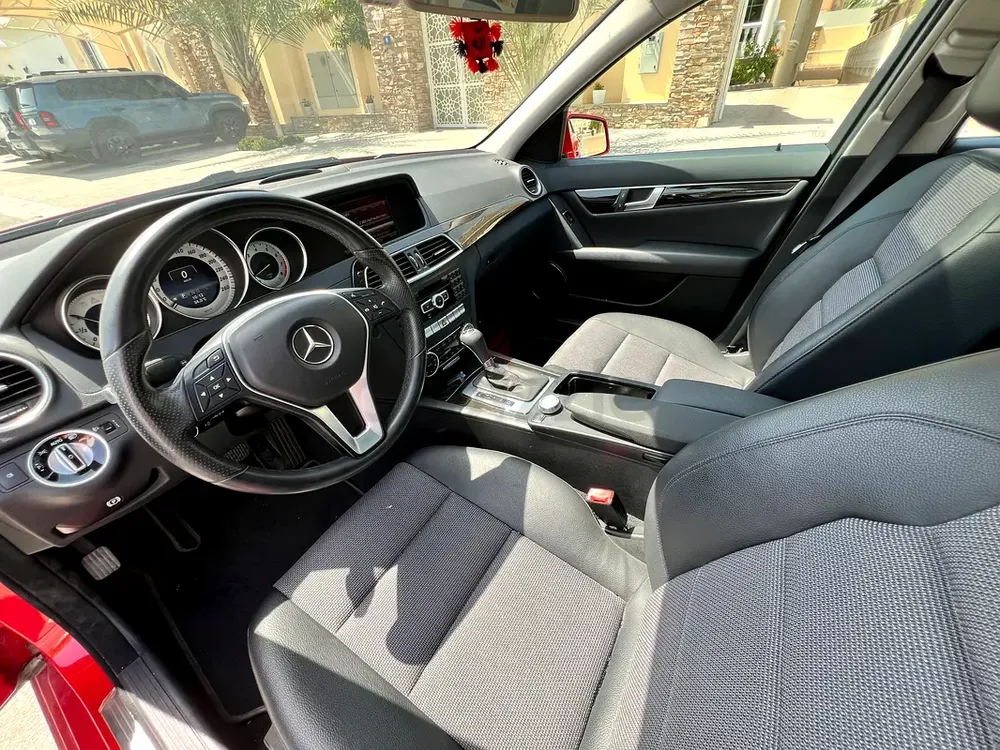 2013 Mercedes-Benz C200 GCC Specs - Excellent Condition - Image 6