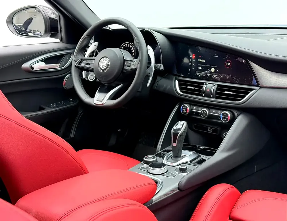 2025 Alfa Romeo Giulia Veloce Q2, 5 Years Alfa Warranty + Service Pack, Delivery Kms, GCC - Image 12