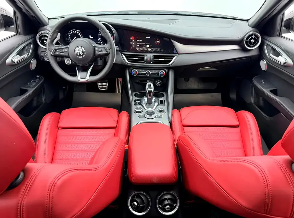2025 Alfa Romeo Giulia Veloce Q2, 5 Years Alfa Warranty + Service Pack, Delivery Kms, GCC - Image 14