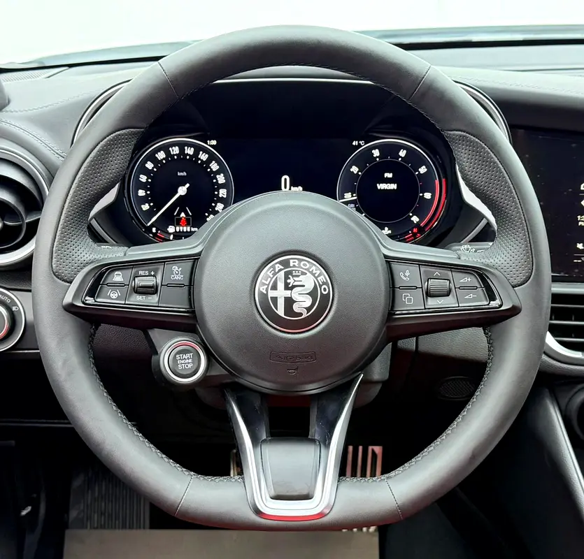 2025 Alfa Romeo Giulia Veloce Q2, 5 Years Alfa Warranty + Service Pack, Delivery Kms, GCC - Image 16