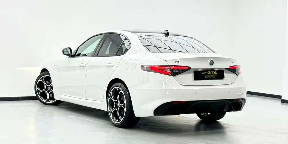2025 Alfa Romeo Giulia Veloce Q2, 5 Years Alfa Warranty + Service Pack, Delivery Kms, GCC - Image 6