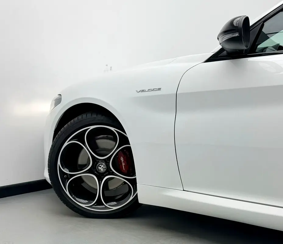 2025 Alfa Romeo Giulia Veloce Q2, 5 Years Alfa Warranty + Service Pack, Delivery Kms, GCC - Image 7