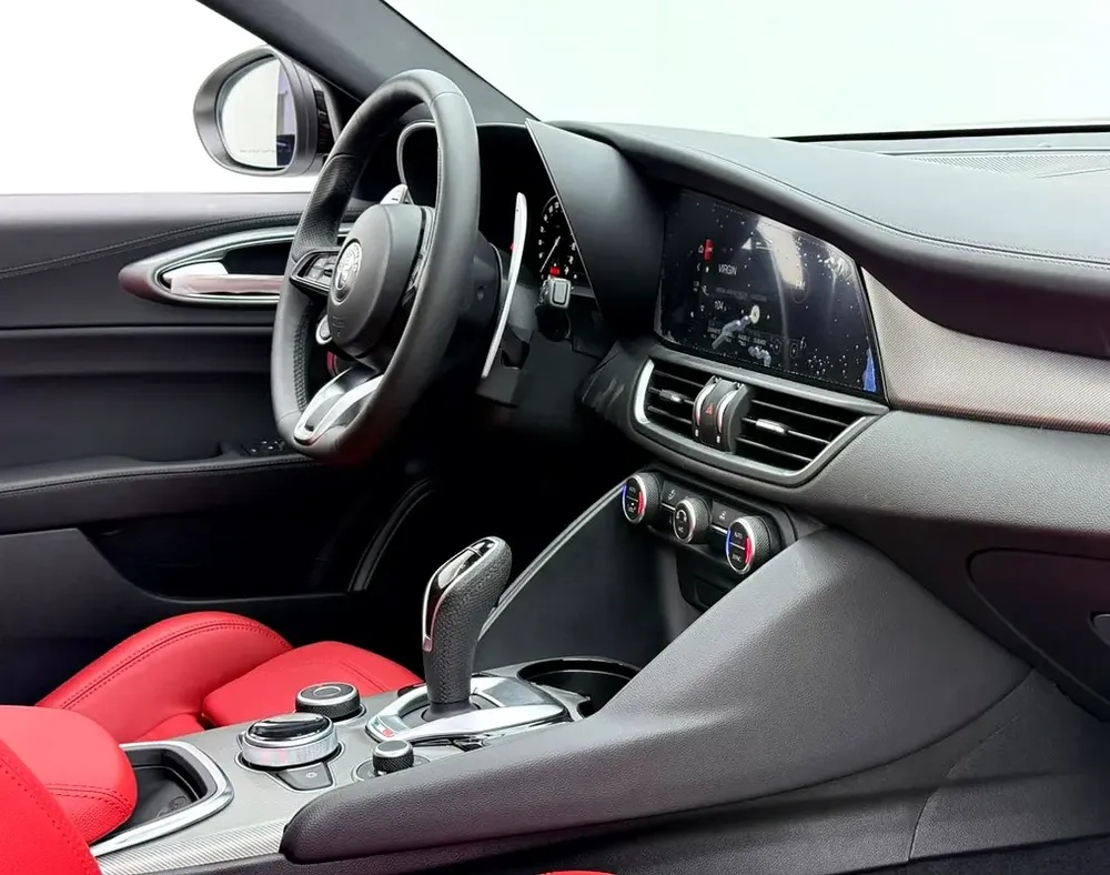 2025 Alfa Romeo Giulia Veloce Q2, 5 Years Alfa Warranty + Service Pack, Delivery Kms, GCC - Image 8