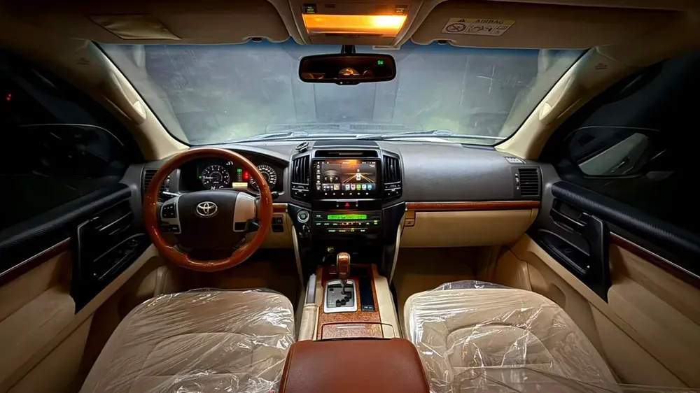 Toyota Land Cruiser GXR 2015 | GCC Specs | Well Maintained - Image 13