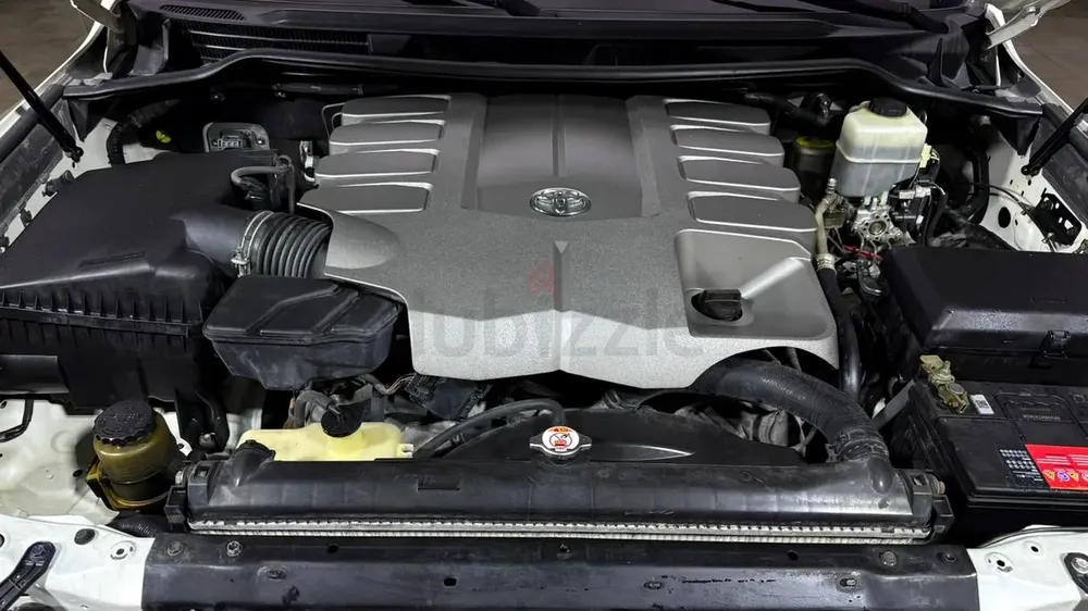 Toyota Land Cruiser GXR 2015 | GCC Specs | Well Maintained - Image 17