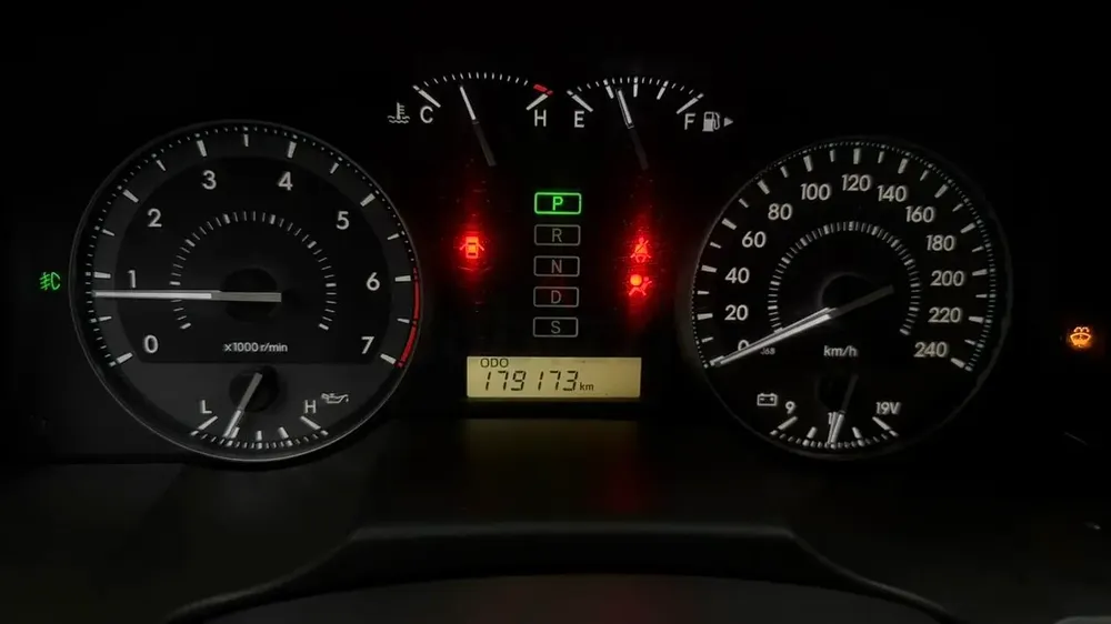 Toyota Land Cruiser GXR 2015 | GCC Specs | Well Maintained - Image 19