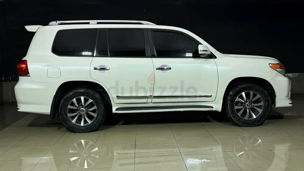 Toyota Land Cruiser GXR 2015 | GCC Specs | Well Maintained - Image 6