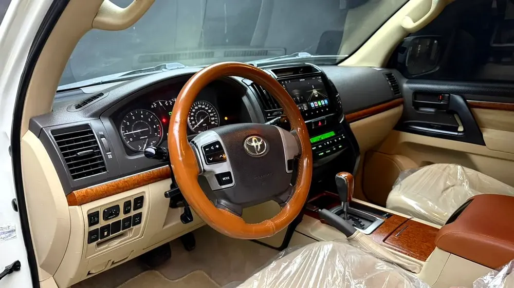 Toyota Land Cruiser GXR 2015 | GCC Specs | Well Maintained - Image 8