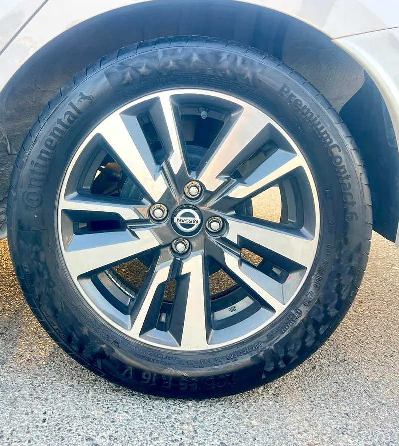 2023 Nissan Sunny SV Comfort - GCC Specs - Like New! - Image 8