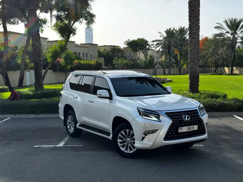 Lexus GX 460 Premium 2023 | GCC Specs | Warranty  Service contract | Original paint -mint condi - Image 4