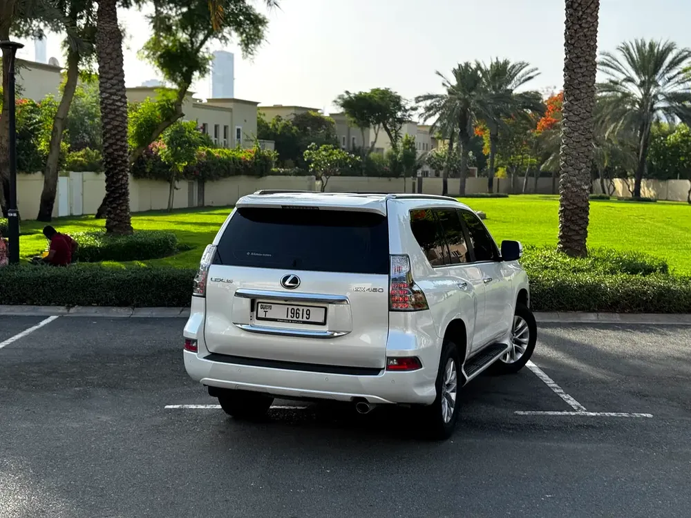 Lexus GX 460 Premium 2023 | GCC Specs | Warranty  Service contract | Original paint -mint condi - Image 5