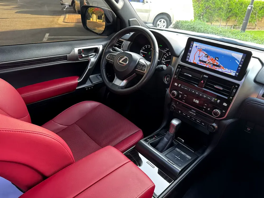 Lexus GX 460 Premium 2023 | GCC Specs | Warranty  Service contract | Original paint -mint condi - Image 8