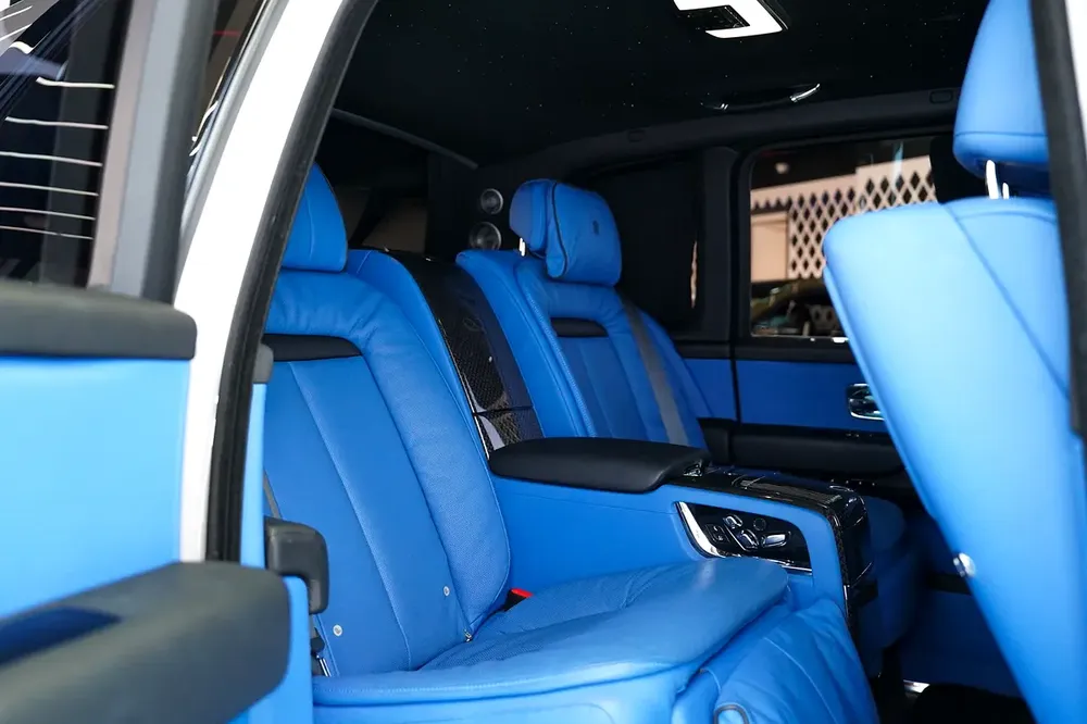 CULLINAN BLACK BADGE | WARRANTY AND SERVICE FEB 2027 | GCC | LEG REST | REAR ENTERTAINMENT - Image 16