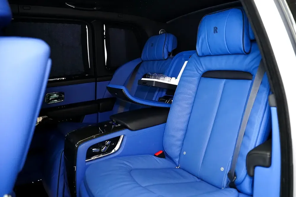 CULLINAN BLACK BADGE | WARRANTY AND SERVICE FEB 2027 | GCC | LEG REST | REAR ENTERTAINMENT - Image 9