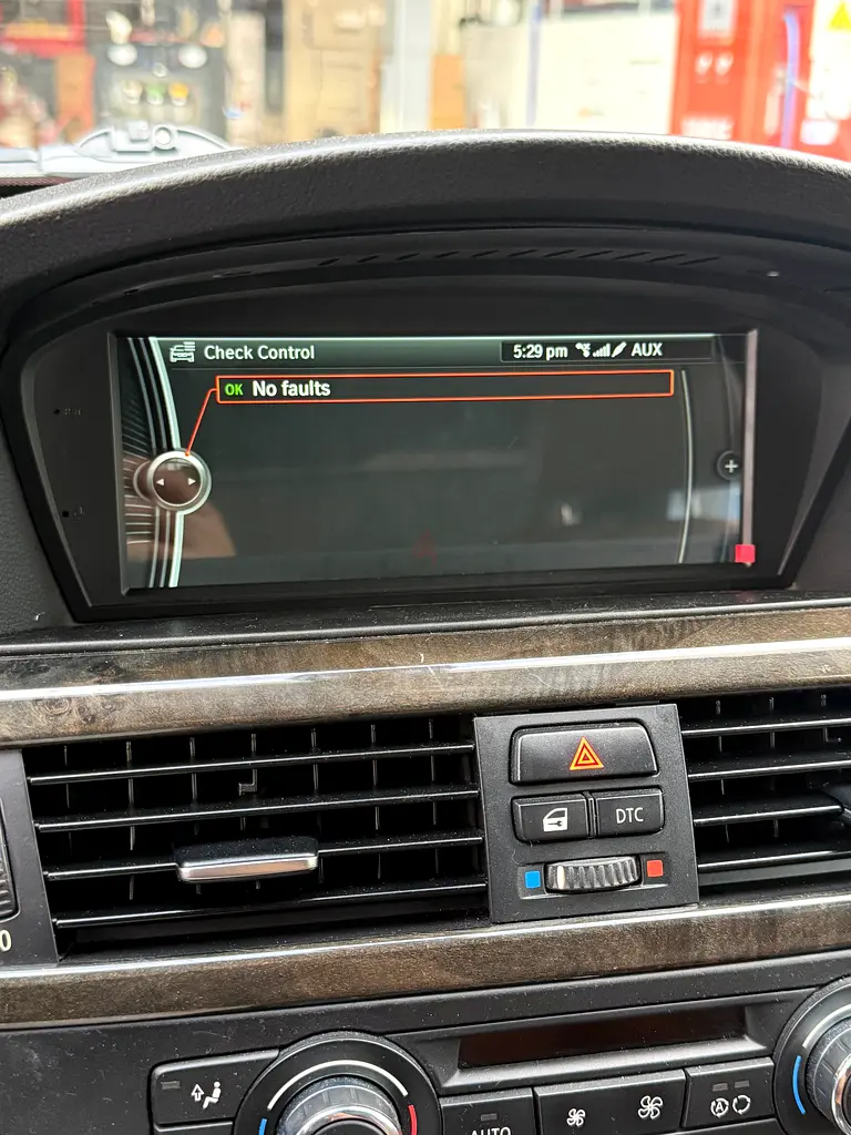 2010 Bmw 335i GCC  ‘DCT’ - Image 13