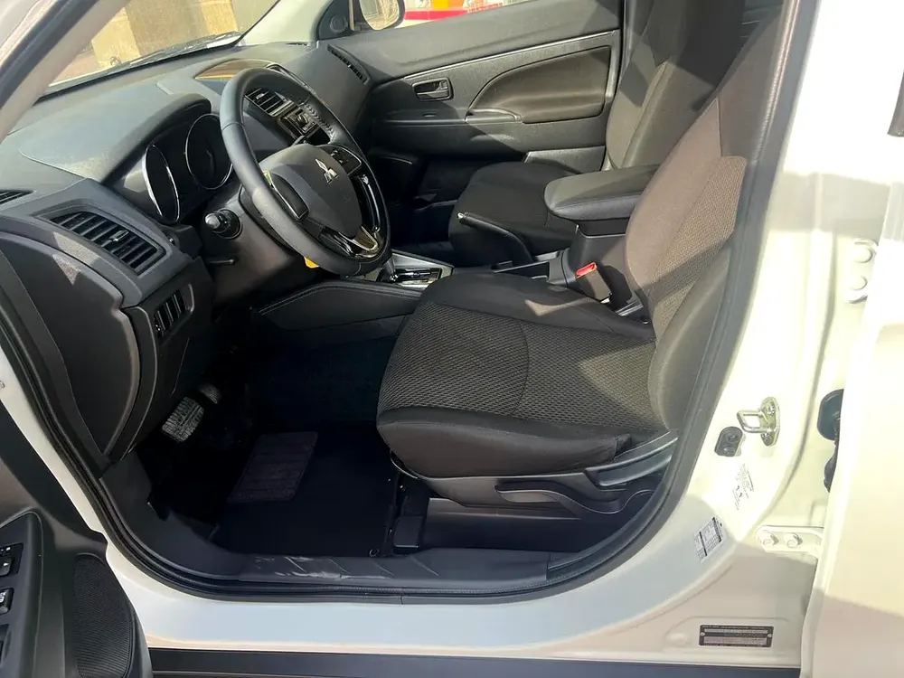 2022 Mitsubishi ASX GLX - GCC Specs - Excellent Condition - Image 4