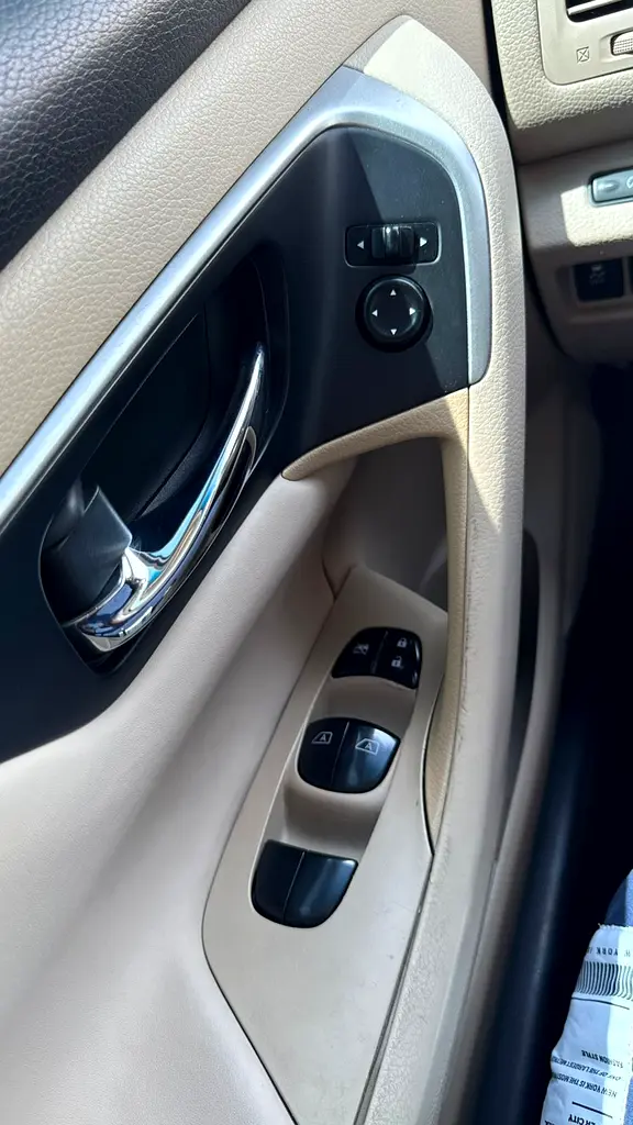 Nissan Altima SL | 2015 | GCC | Full Option | 151,000 km | White / Beige | Fully Serviced - Image 13