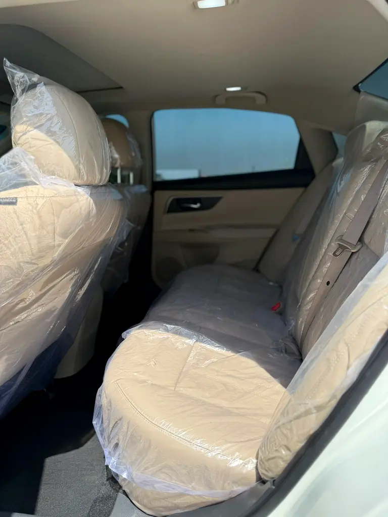 Nissan Altima SL | 2015 | GCC | Full Option | 151,000 km | White / Beige | Fully Serviced - Image 17