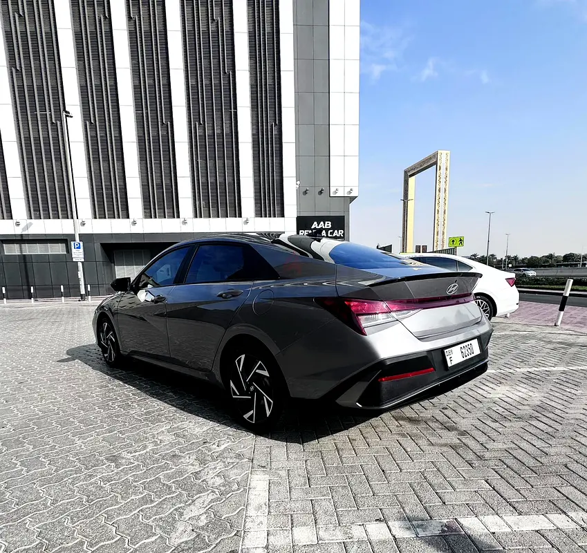 2025 Hyundai Elantra SE | American Specs | Near New Condition - Image 4