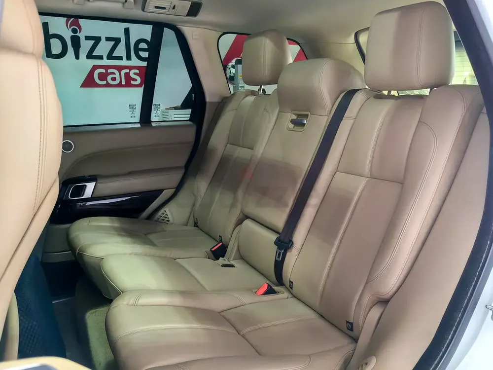 AED 3907/month | 2015 Land Rover Range Rover Vogue SE | GCC Specs | Ref#458963 - Image 12