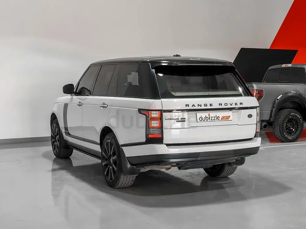 AED 3907/month | 2015 Land Rover Range Rover Vogue SE | GCC Specs | Ref#458963 - Image 8