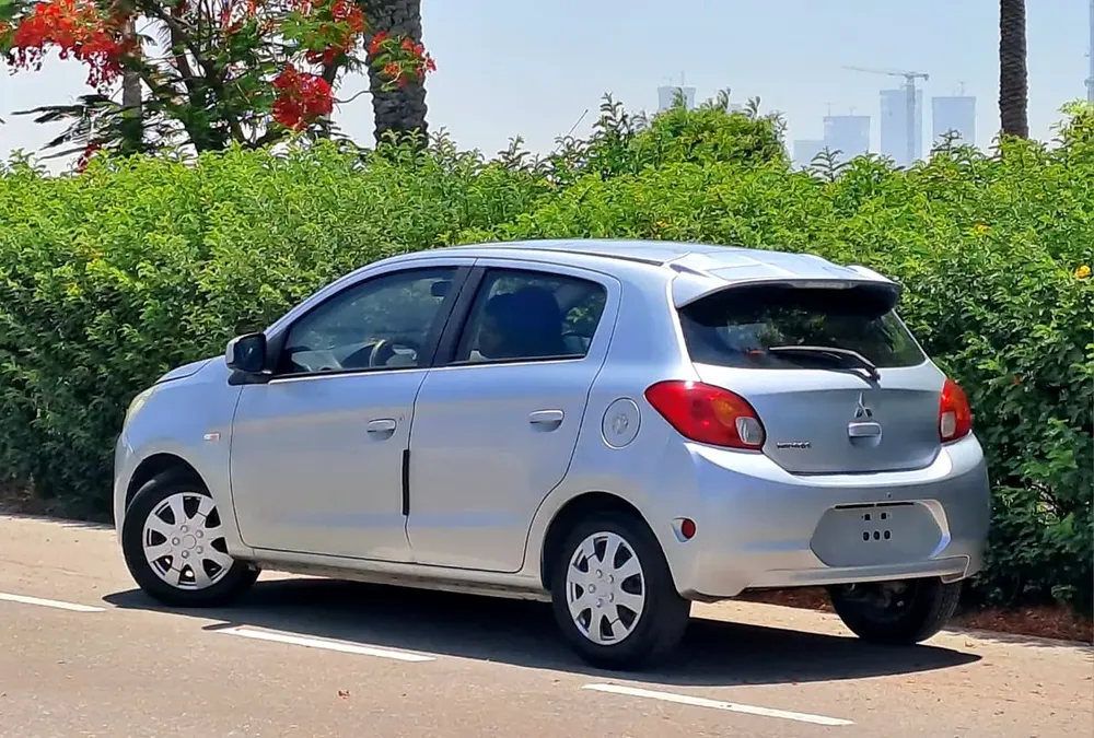 MITSUBISHI MIRAGE | TRIM GLX | 2014 MODEL | GCC SPECS | ACCIDENT FREE - Image 5