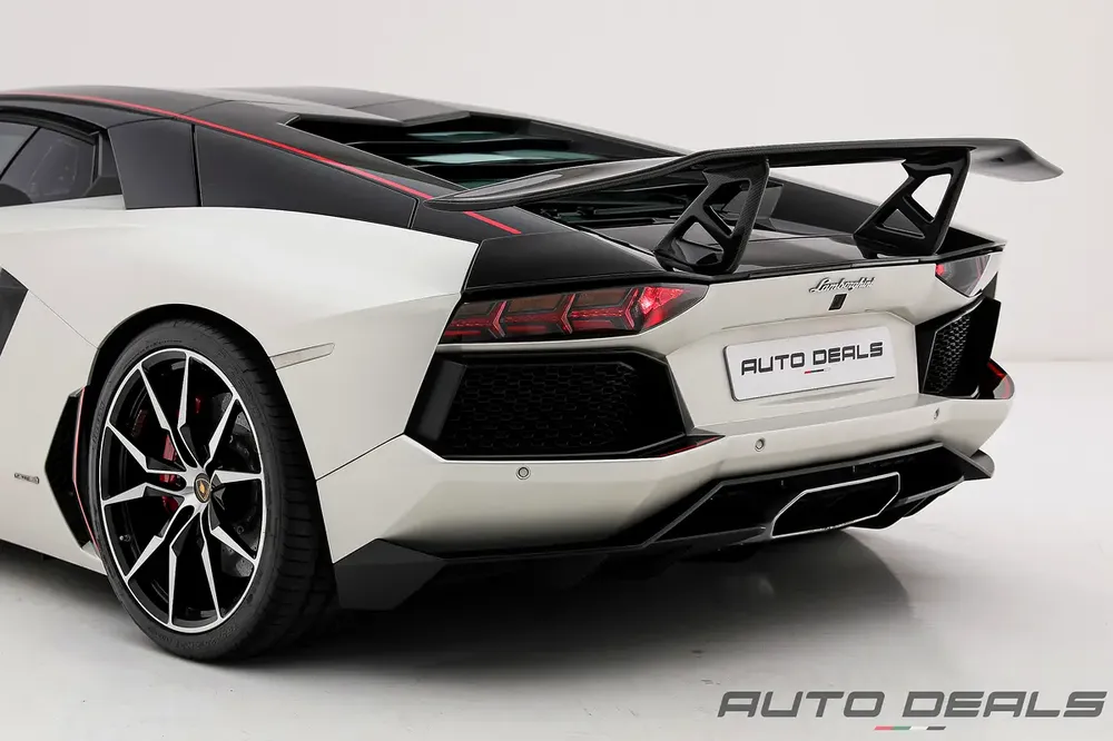 2016 Lamborghini Aventador Pirelli Edition | GCC Specs | Low Mileage | Fully Loaded | 6.5L V12 - Image 10