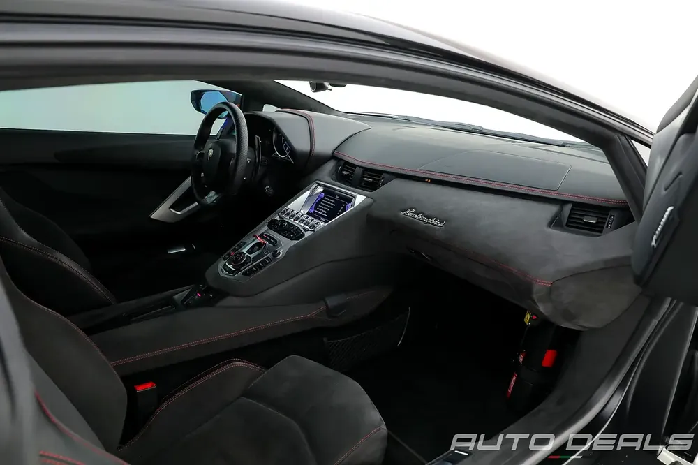 2016 Lamborghini Aventador Pirelli Edition | GCC Specs | Low Mileage | Fully Loaded | 6.5L V12 - Image 15