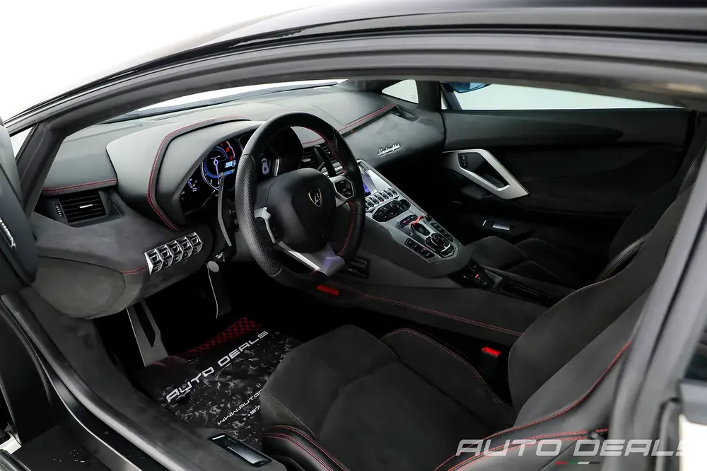 2016 Lamborghini Aventador Pirelli Edition | GCC Specs | Low Mileage | Fully Loaded | 6.5L V12 - Image 19