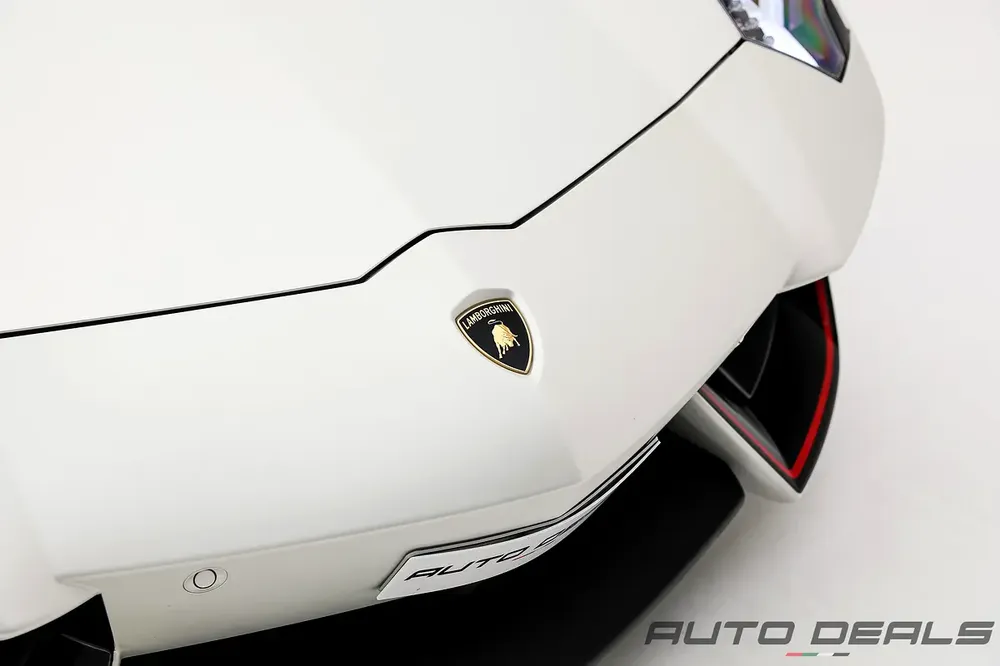 2016 Lamborghini Aventador Pirelli Edition | GCC Specs | Low Mileage | Fully Loaded | 6.5L V12 - Image 7