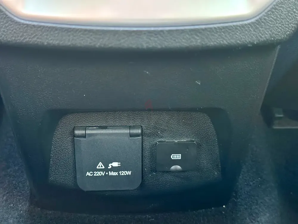 POER 2.0T PLATINUM 4WD 2022 | GCC | WARRANT 2027 - Image 18