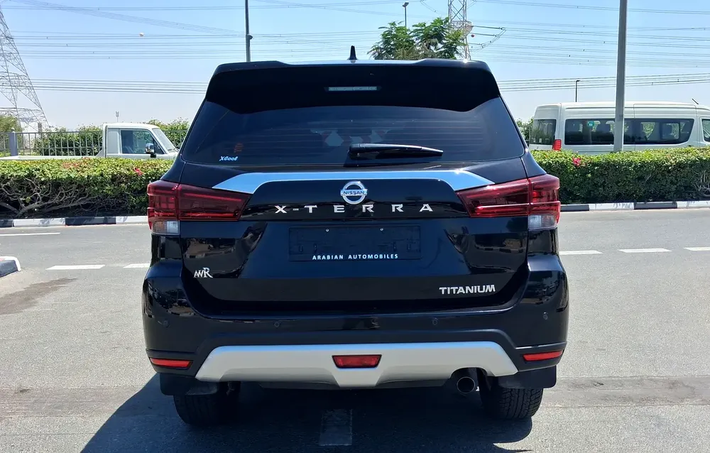 NISSAN X-TERRA 2023 TITANIUM 8600KM ONLY  4X4 GCC FREE SERVICE +WARRANTY AL ROSTMANI + ORGINAL PAINT - Image 4