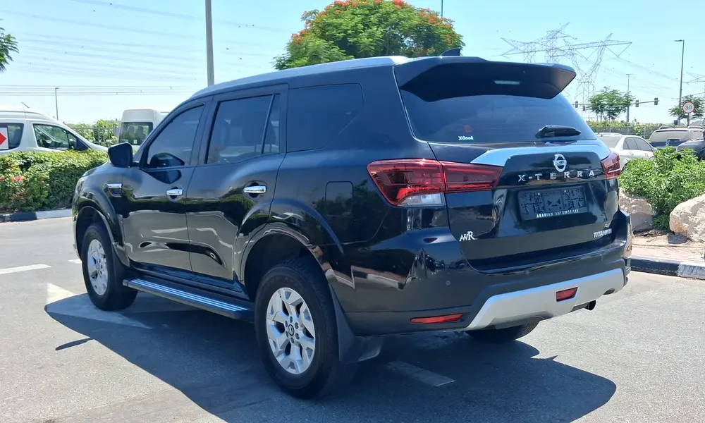 NISSAN X-TERRA 2023 TITANIUM 8600KM ONLY  4X4 GCC FREE SERVICE +WARRANTY AL ROSTMANI + ORGINAL PAINT - Image 5