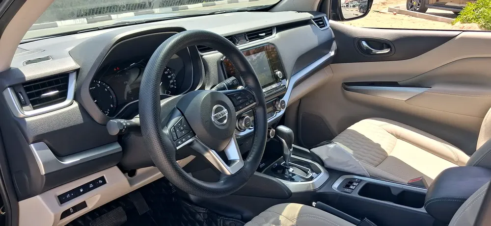 NISSAN X-TERRA 2023 TITANIUM 8600KM ONLY  4X4 GCC FREE SERVICE +WARRANTY AL ROSTMANI + ORGINAL PAINT - Image 7