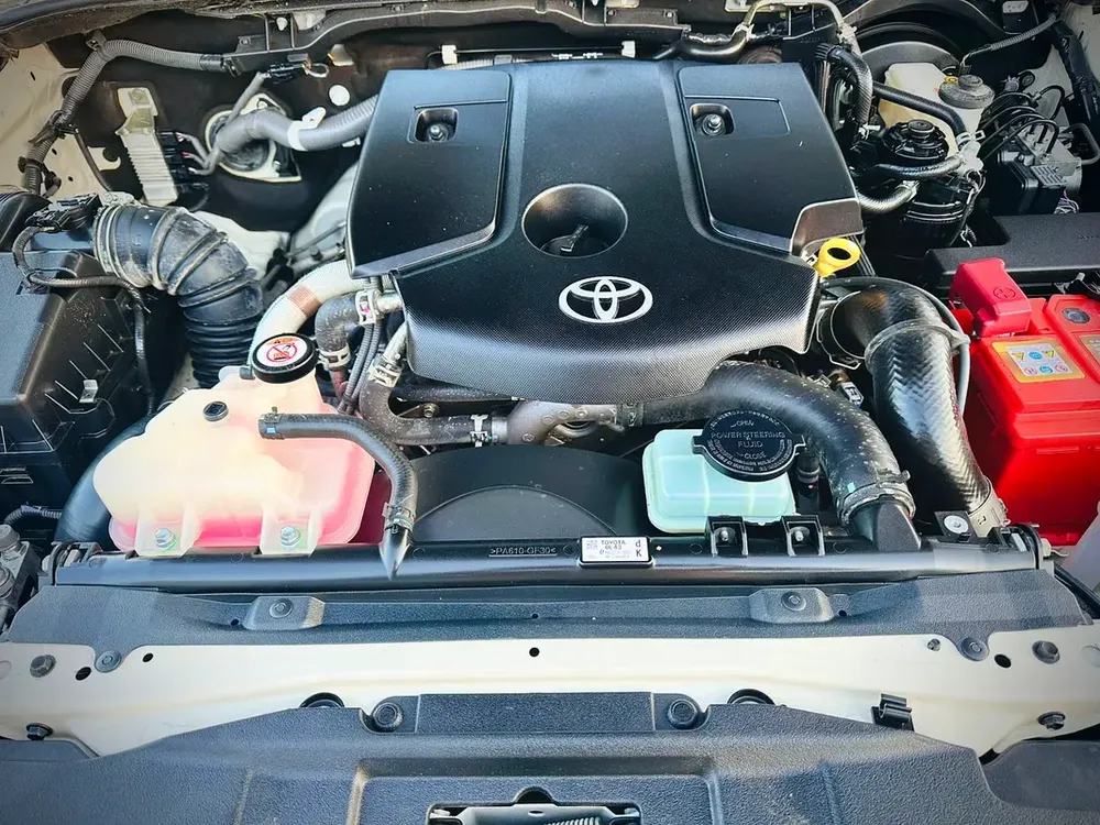 Toyota Hilux // Diesel Engine // 4WD Drive // Gcc space // power window // good conditions - Image 7