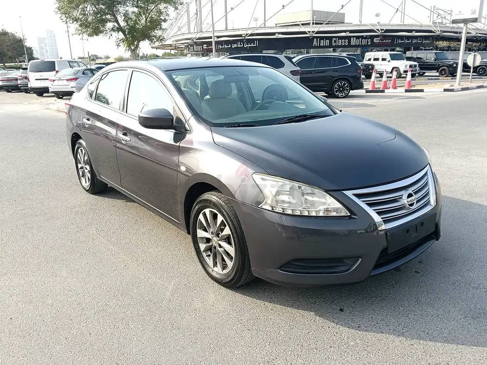 Nissan sentra 2020 GCC spec accident free original print single owner two key available - Image 4